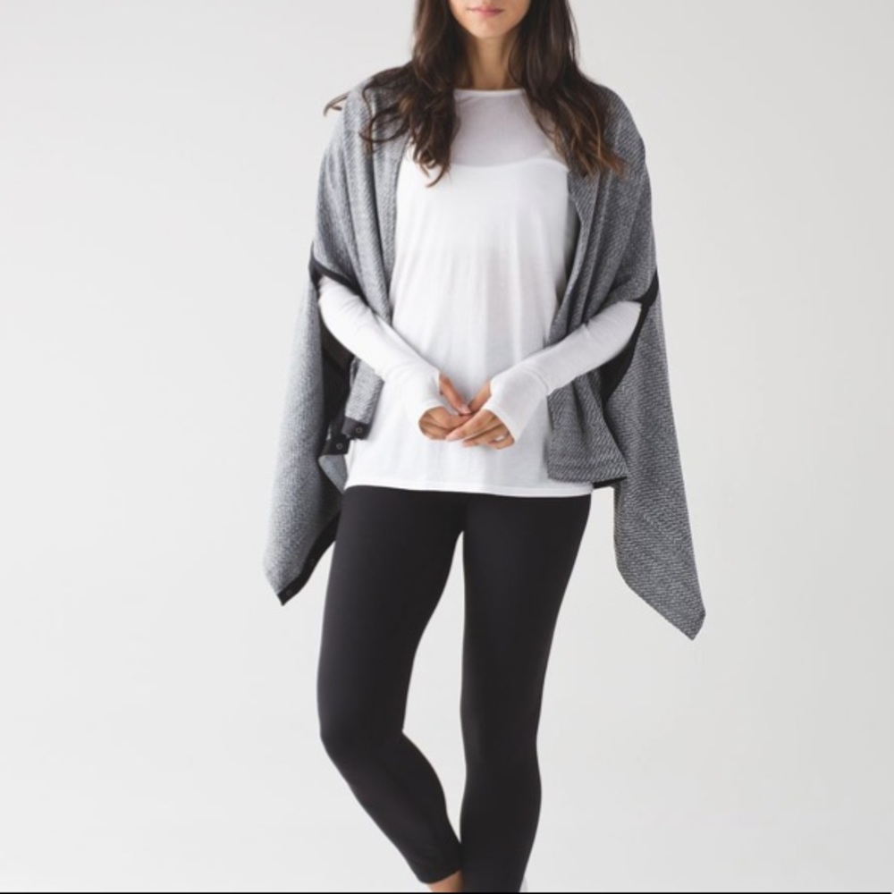Lululemon Vinyasa Wrap
Hazy Heather Heathered White Heathered Black / Black